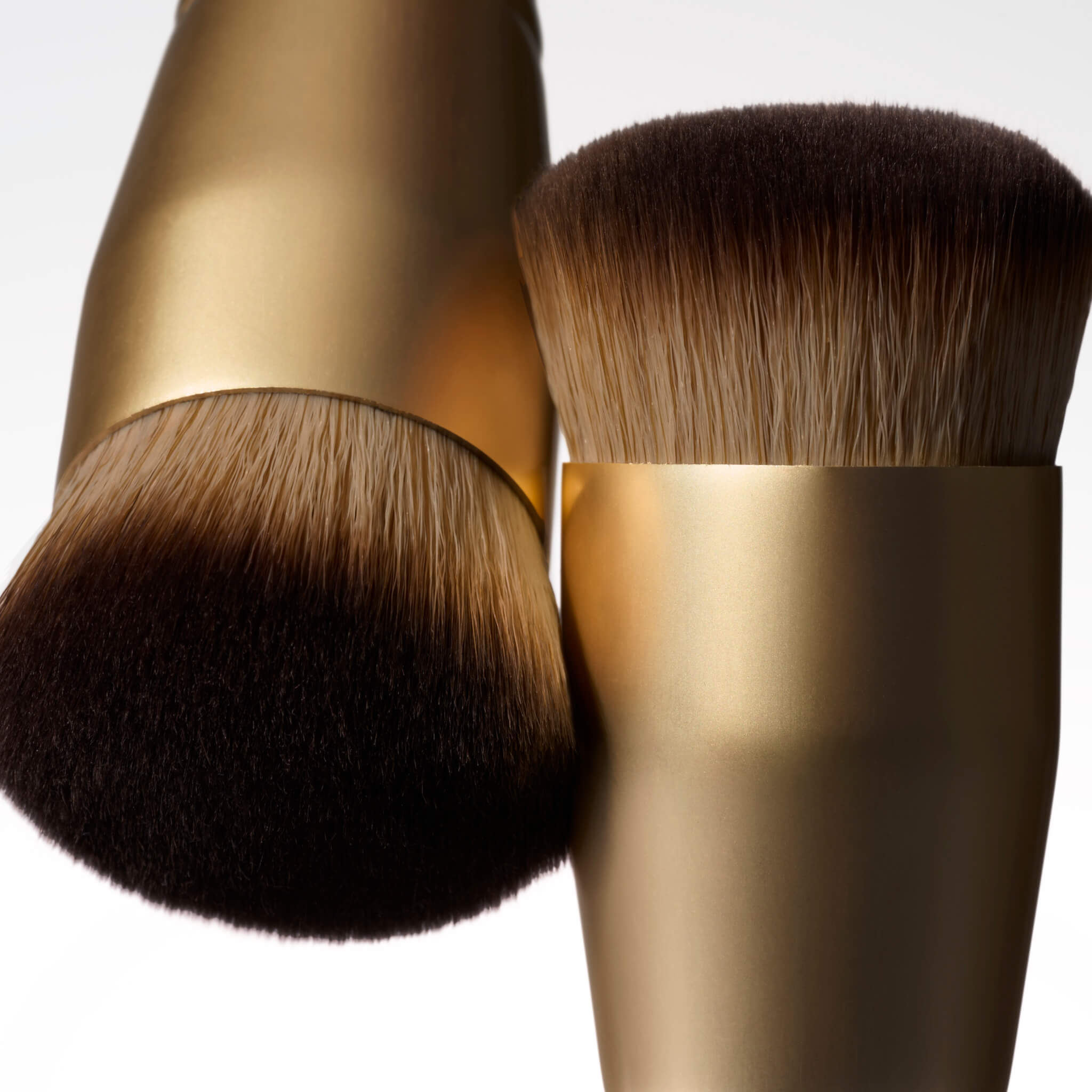 Full Coverage Foundation Blending Brush - Image 8